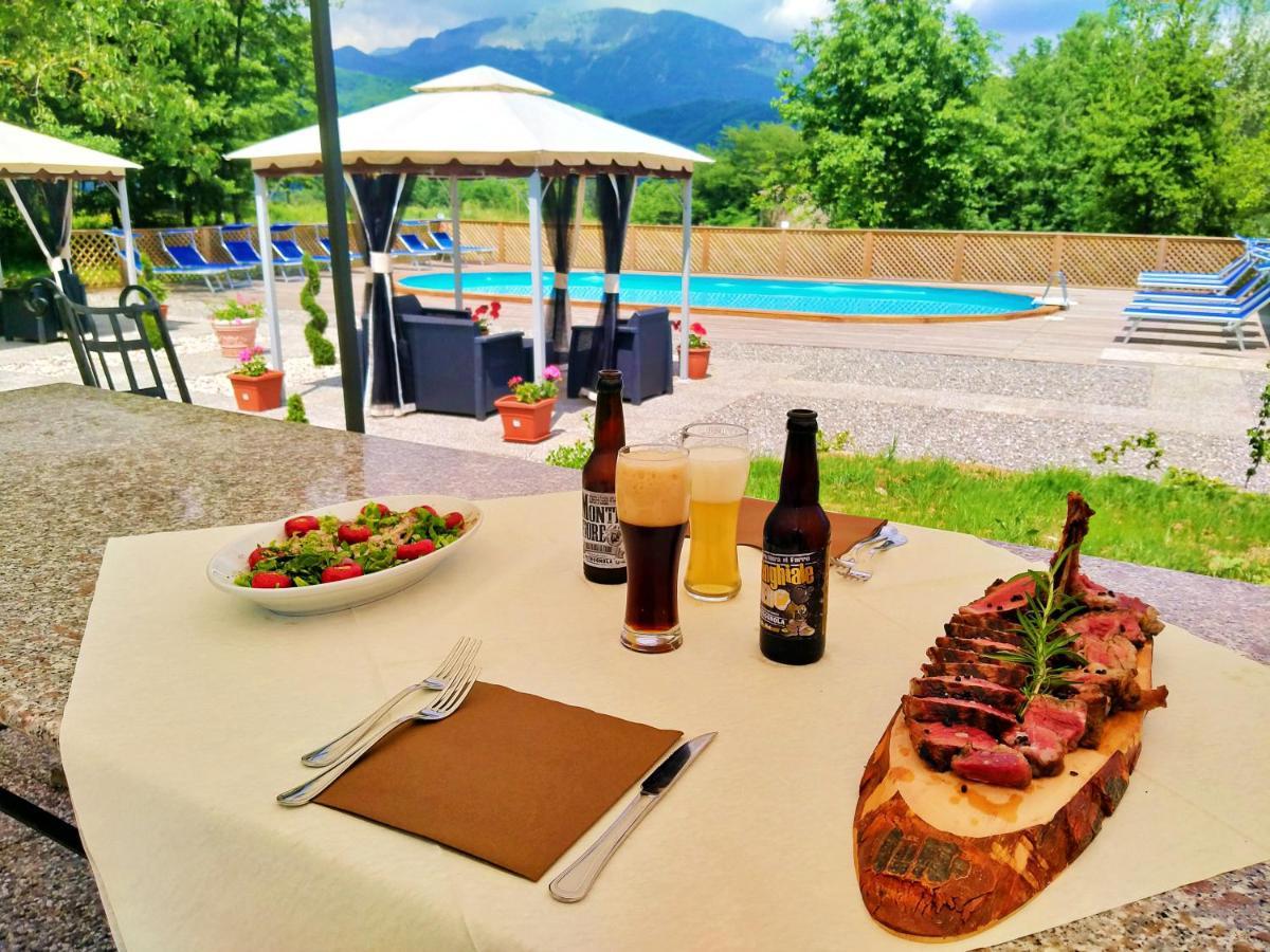 Agriturismo Borgo Biaia Camporgiano Eksteriør billede