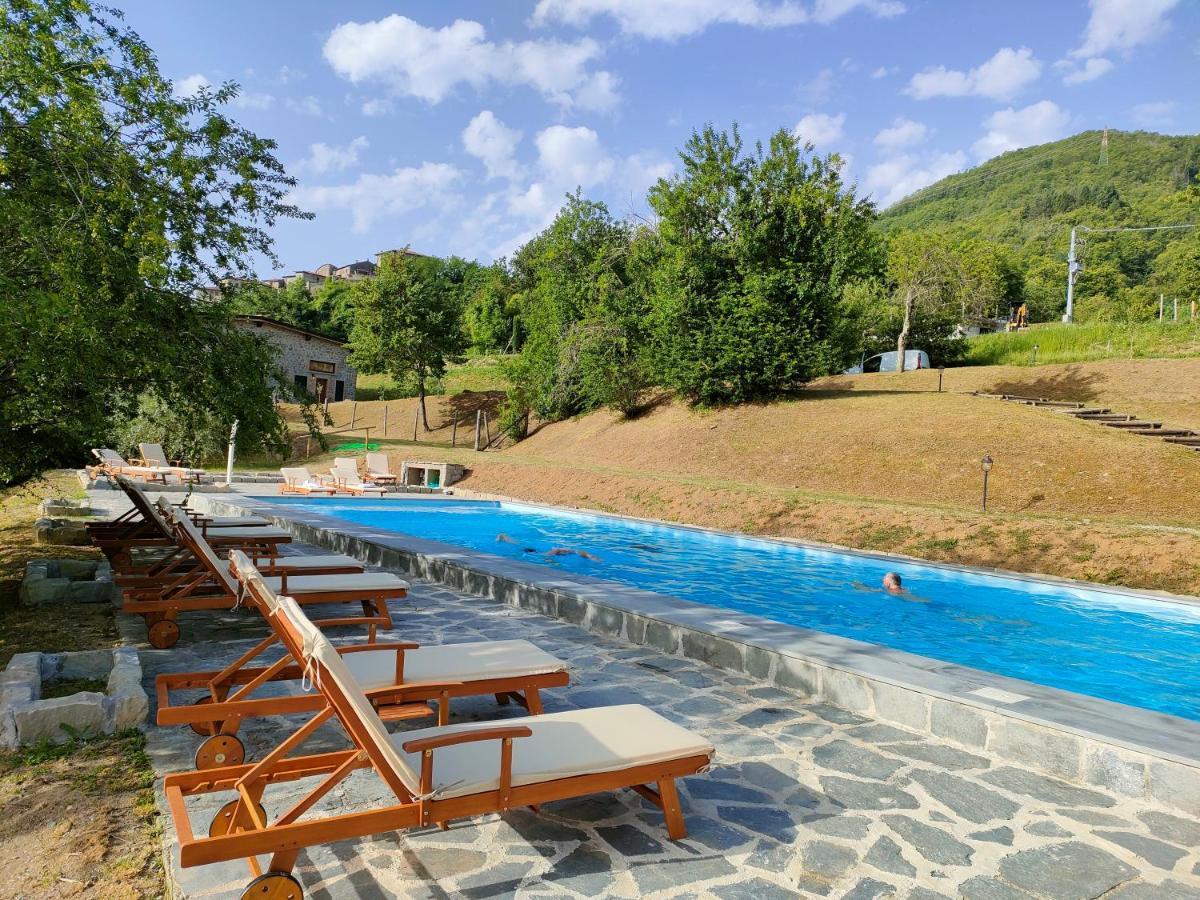 Agriturismo Borgo Biaia Camporgiano Eksteriør billede