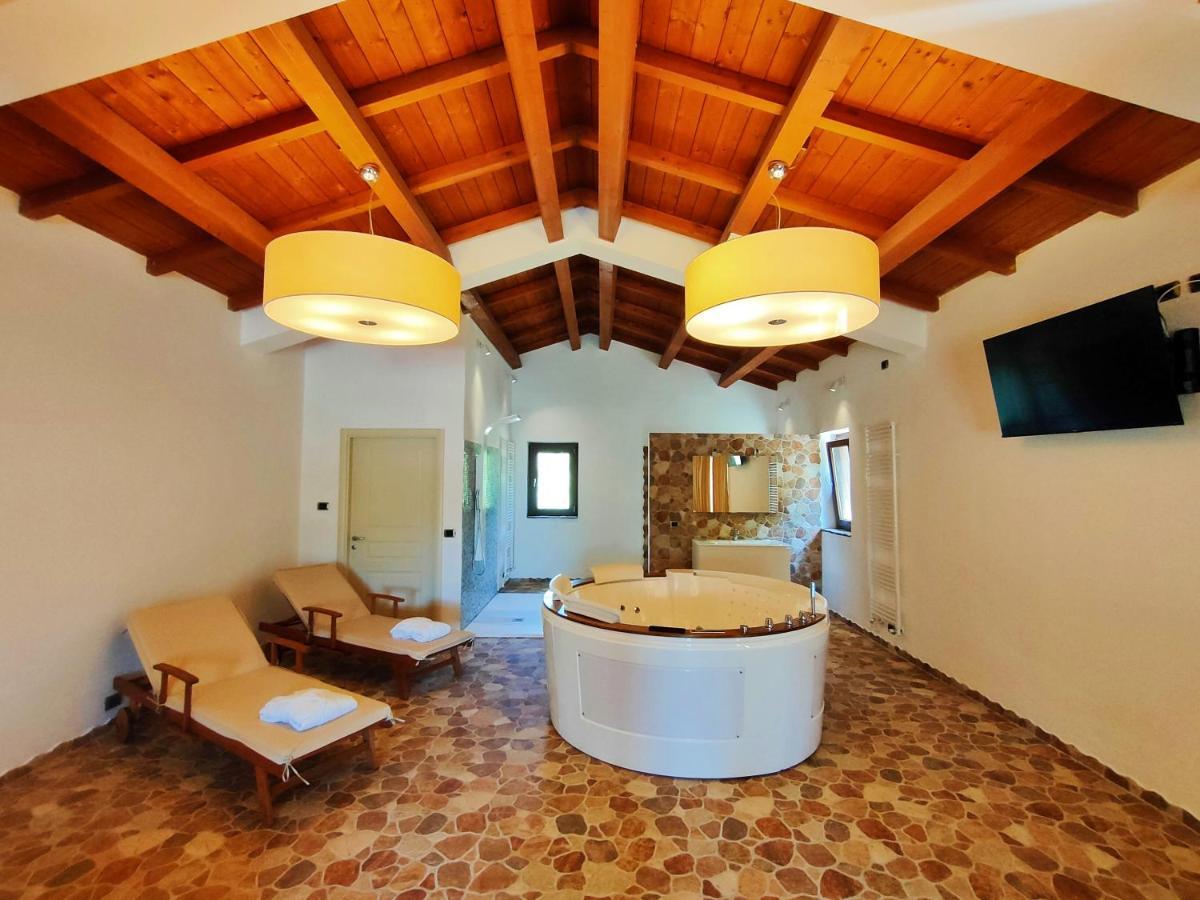 Agriturismo Borgo Biaia Camporgiano Eksteriør billede