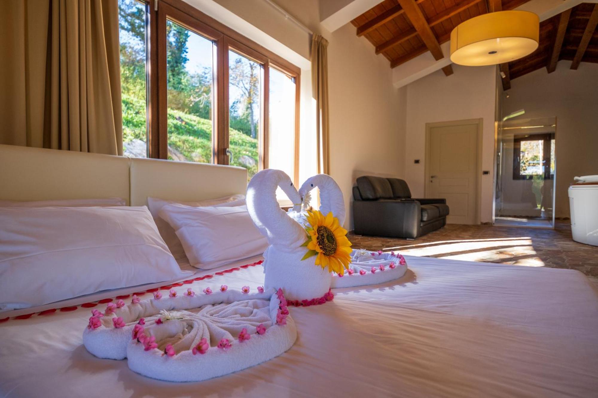 Agriturismo Borgo Biaia Camporgiano Eksteriør billede