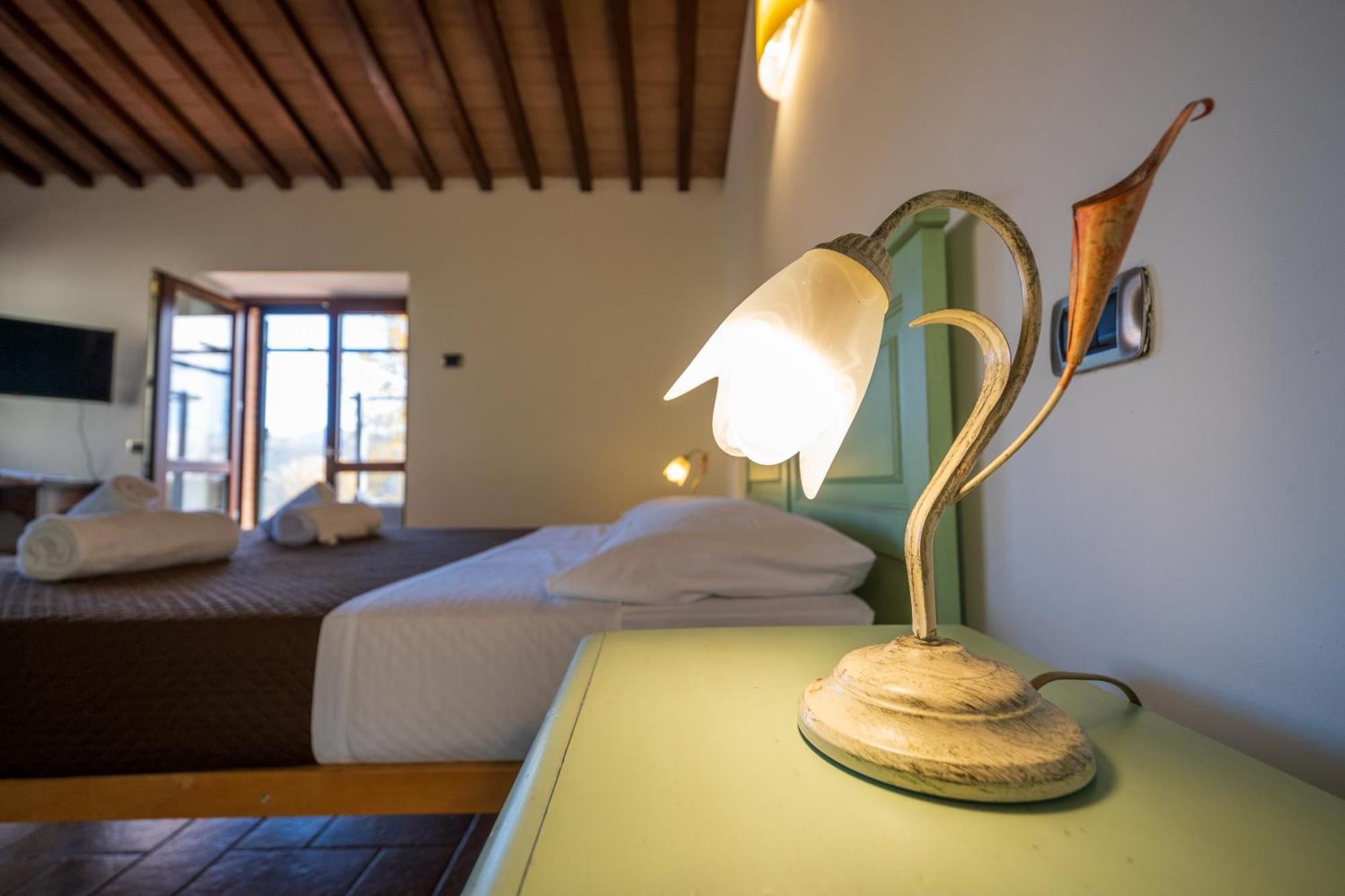 Agriturismo Borgo Biaia Camporgiano Eksteriør billede