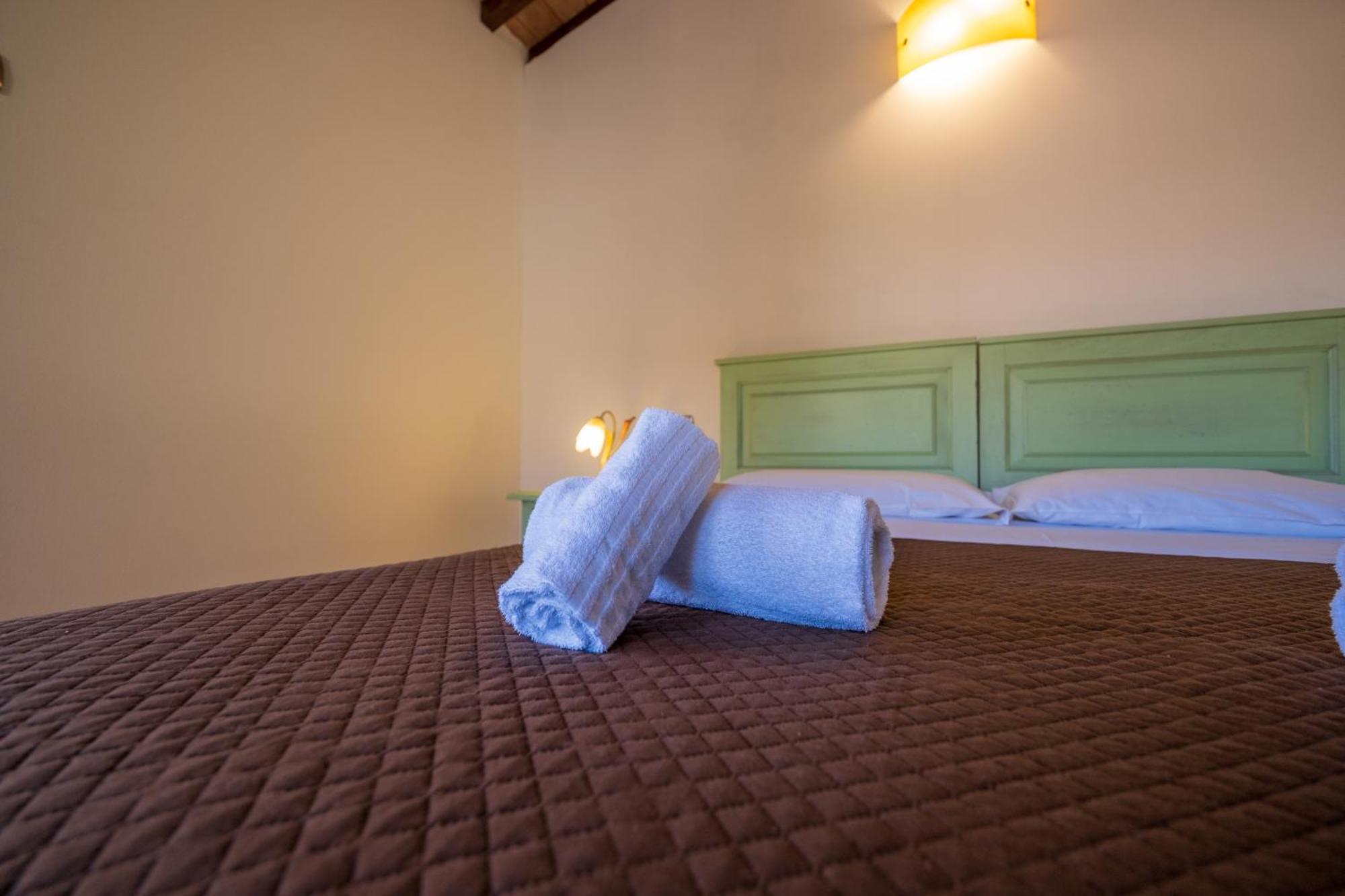 Agriturismo Borgo Biaia Camporgiano Eksteriør billede