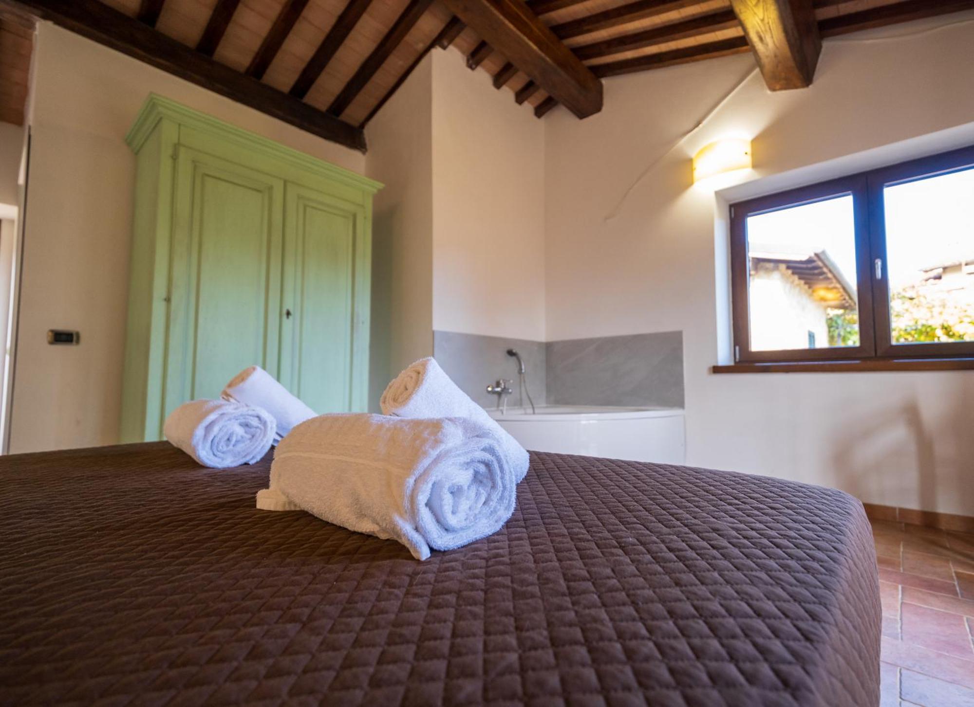Agriturismo Borgo Biaia Camporgiano Eksteriør billede