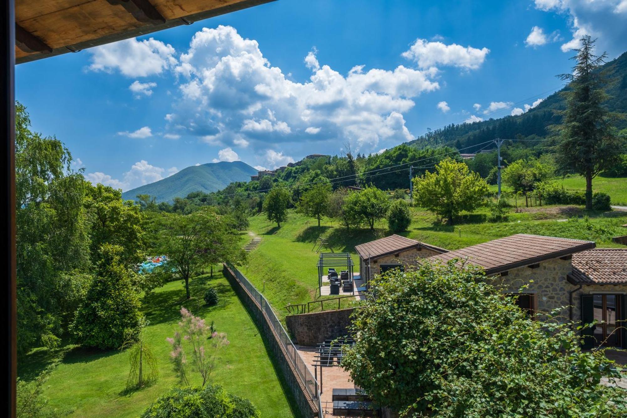 Agriturismo Borgo Biaia Camporgiano Eksteriør billede