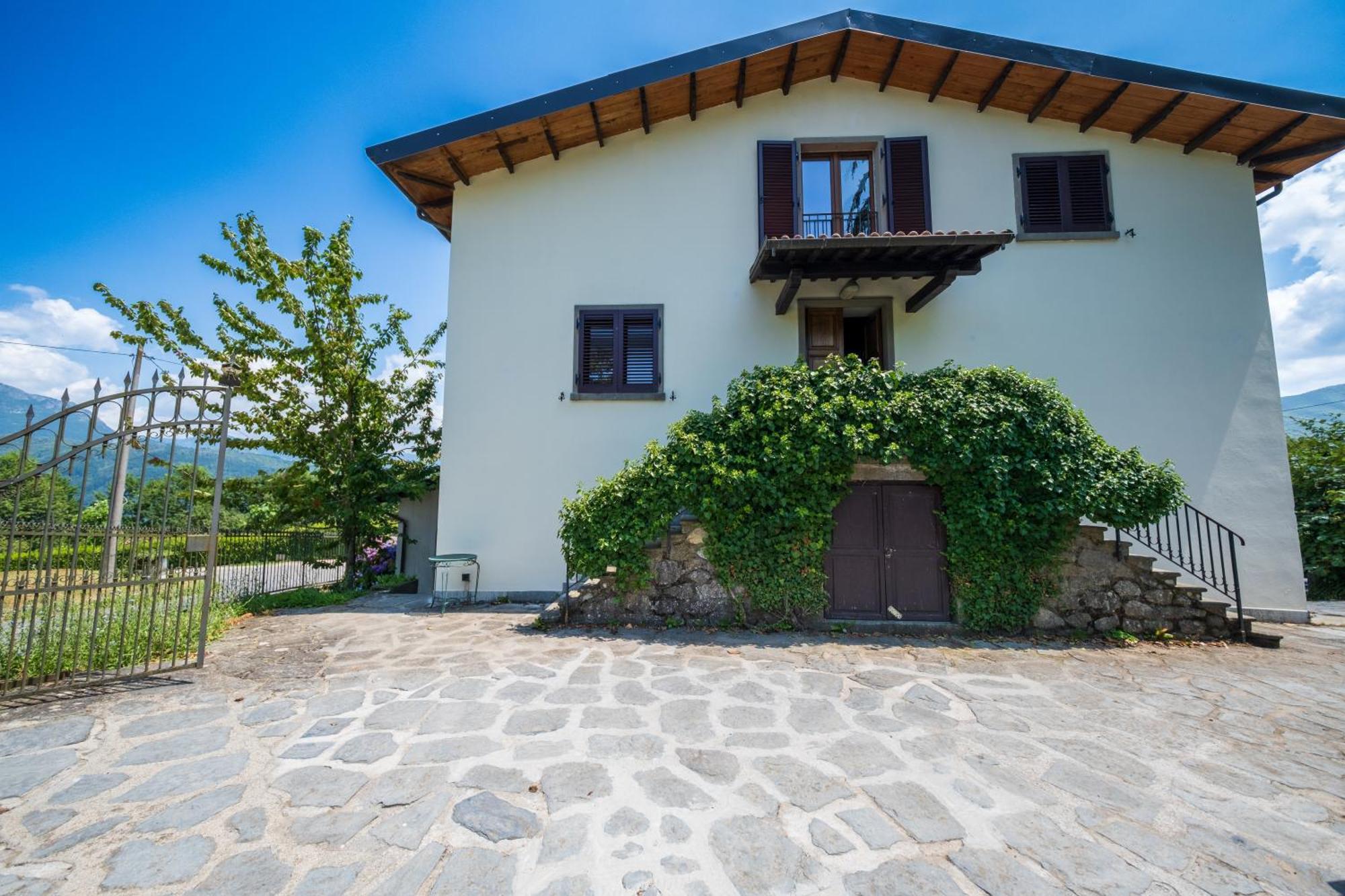 Agriturismo Borgo Biaia Camporgiano Eksteriør billede